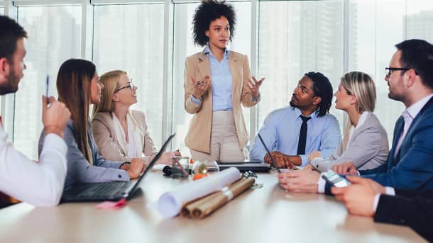 Maestrías especializadas: la ruta técnica para convertir experiencia previa en movilidad europea