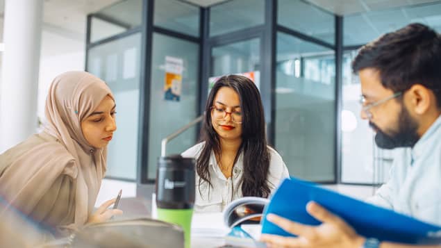 Certificación de excelencia: cuando el título tiene sustancia y rostro humano