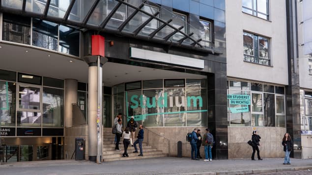 apoyo público alemán a estudiantes, KfW y carga de tiempo completo: el dato financiero que también habla de rigor académico