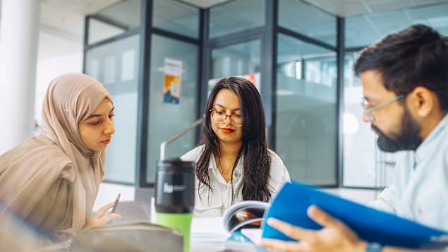 Identidad universitaria digital: la fusión de tradición y tecnología que hace viajar una credencial