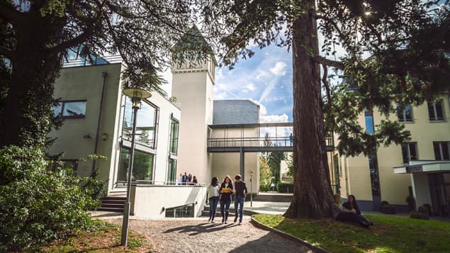 Campus en transición: elegir Barcelona sin perder claridad académica, legal ni familiar