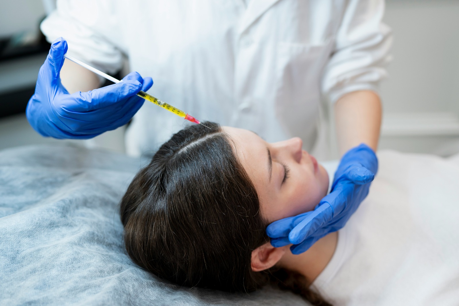 Procédure dermatologique capillaire supervisée