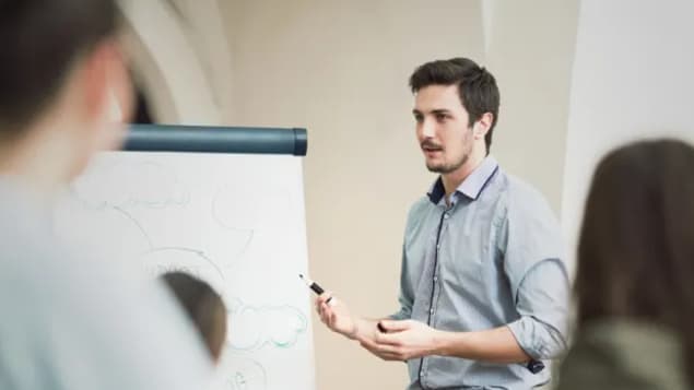 Certificación de excelencia: cuando el título tiene sustancia y rostro humano