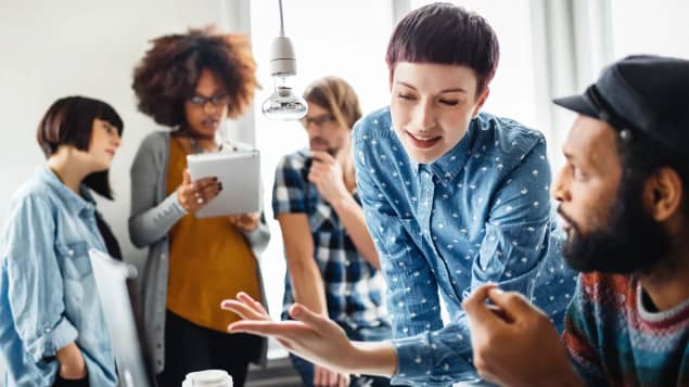 Administración de Empresas con IA: gobernar tecnología desde la mesa de decisión
