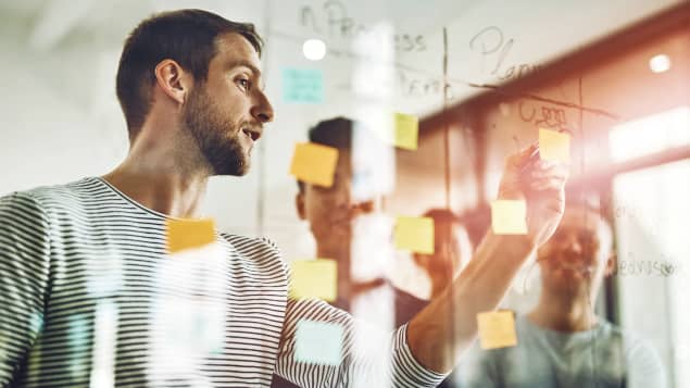 Oficina de empleabilidad técnica: el puente que convierte Python, SQL y cloud en una historia contratable