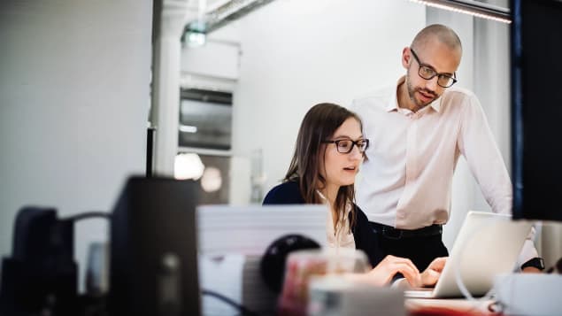 Prácticas obligatorias en Business Administration: el semestre donde la teoría empieza a tener nombre de empresa