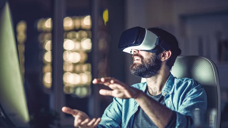 Talento sobre Capital: becas como inversión en mérito, no como rebaja de prestigio