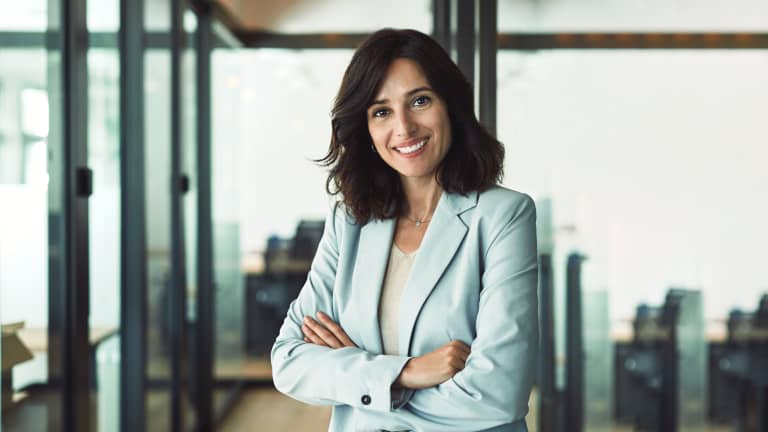 Dualidad jurídica SAEJEE: la estructura híbrida que convierte resiliencia histórica en estabilidad internacional