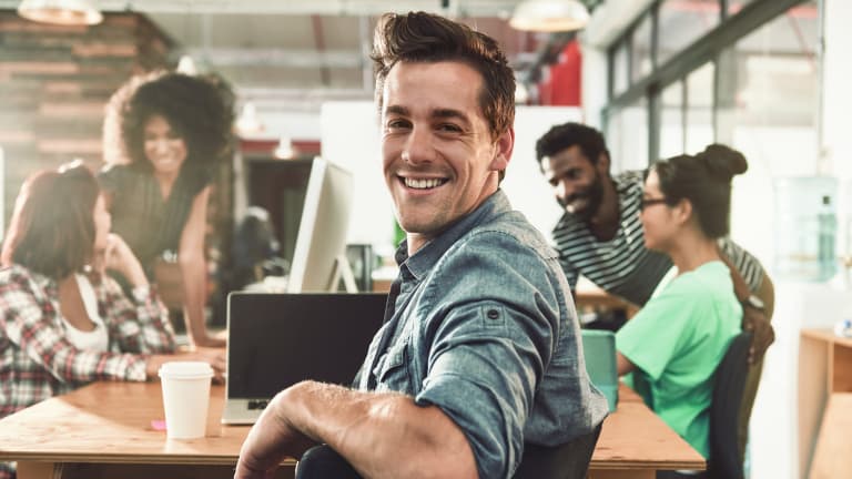 Recursos para estudiar en España: la brújula híbrida entre visa, costes, plataforma y vida estudiantil