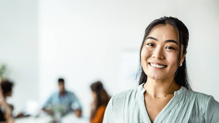 Networking ejecutivo MBA: la sala donde tu próxima oportunidad puede empezar antes que el contrato